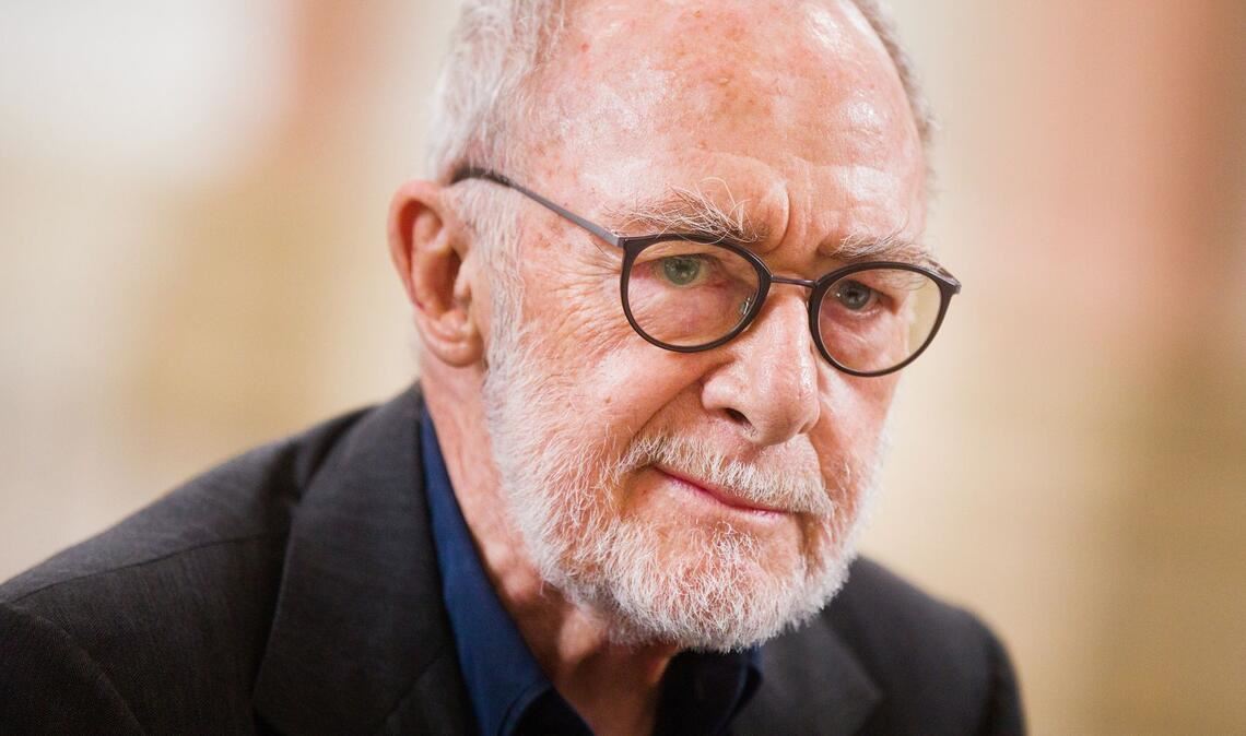 Gerhard Richter hält es für angemessen, dass das Domkapitel künftig Eintrittsgeld verlangen will - in anderen Kathedralen sei das auch so, sagt er. (Archivbild)
