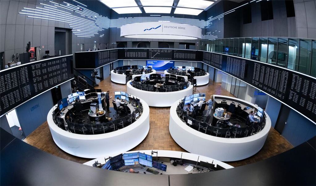 Geschäfte außerhalb der Aktienmärkte stabilisieren die Deutsche Börse. (Archivbild)