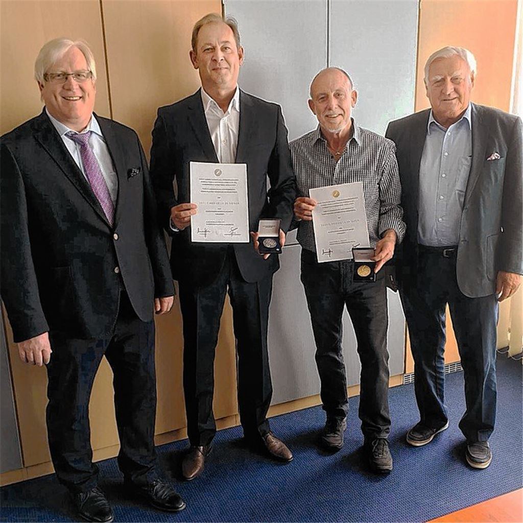 Firmenjubilare für Treue geehrt