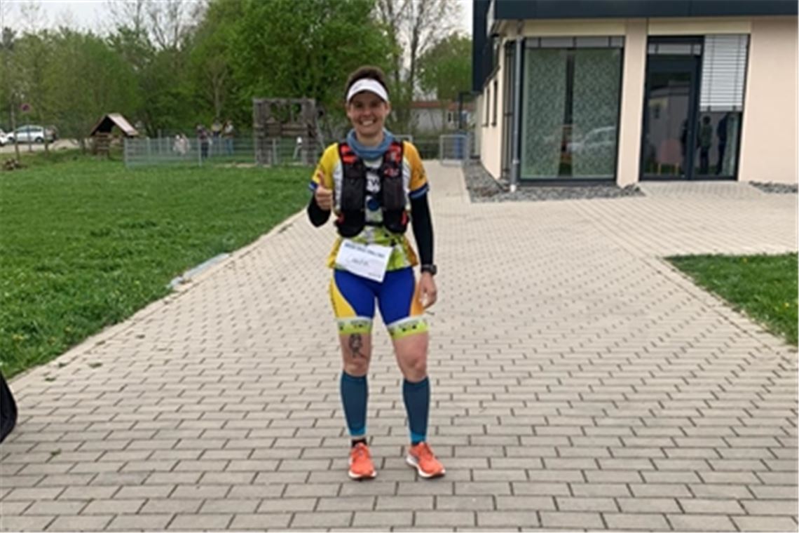 Mühlackerin läuft 80 Kilometer am Stück Geschafft: Claudia Gösche aus Mühlacker im Ziel. Foto: p