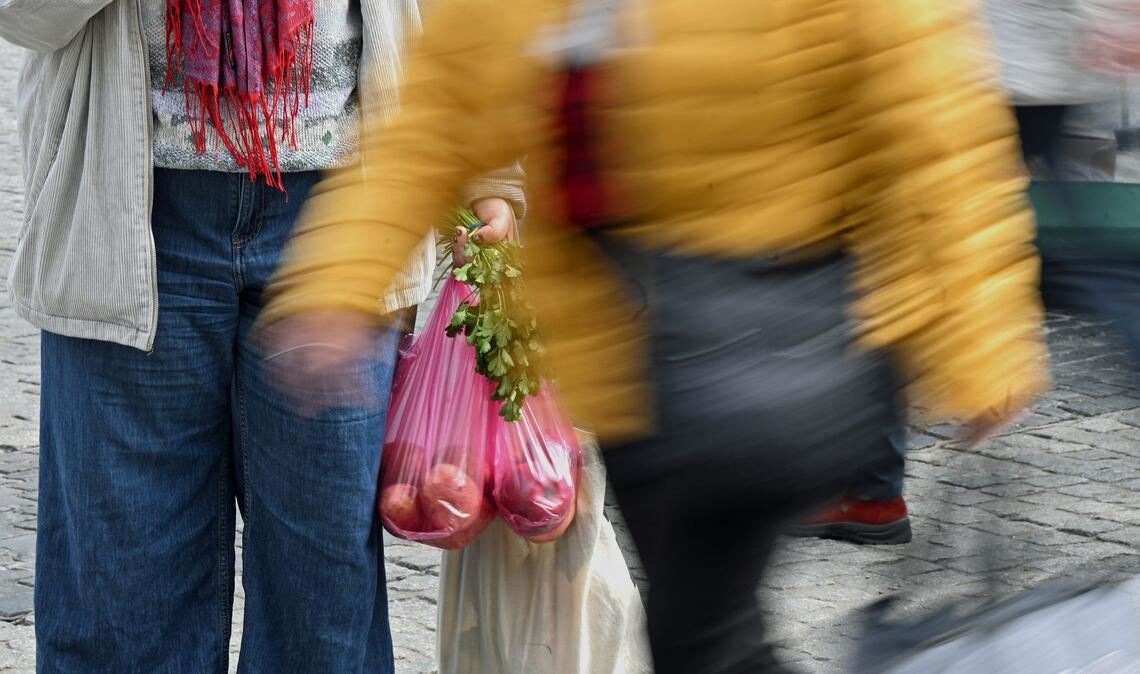 Gestiegene Preise bremsen den privaten Konsum. (Symbolbild)
