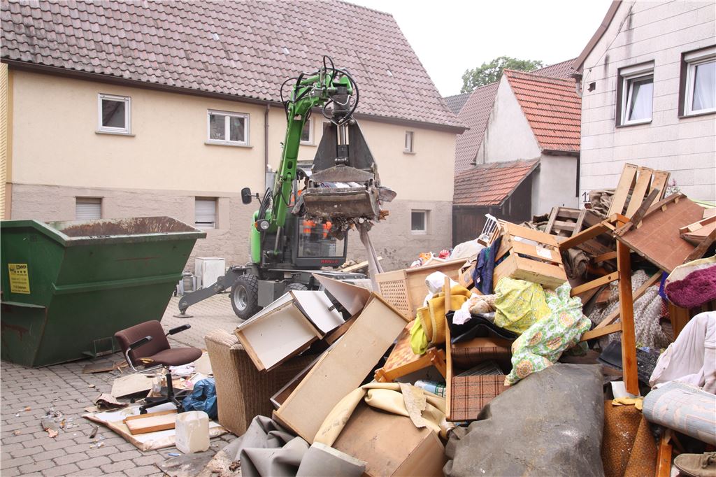 Gewaltige Schäden in Ötisheim – und nicht alle Anwohner sind ausreichend versichert.  Foto: Franz