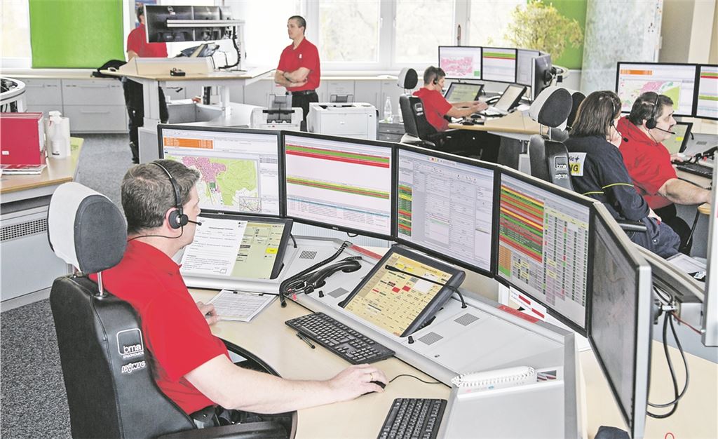Gilt als Erfolgsmodell: die Integrierte Leitstelle von Feuerwehr und DRK in Pforzheim. Archiv