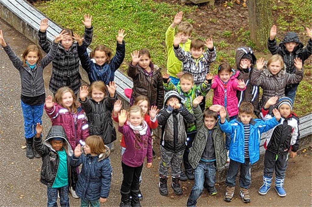 Glücklich an ihrer Zwergschule: die Kinder aus Schützingen.