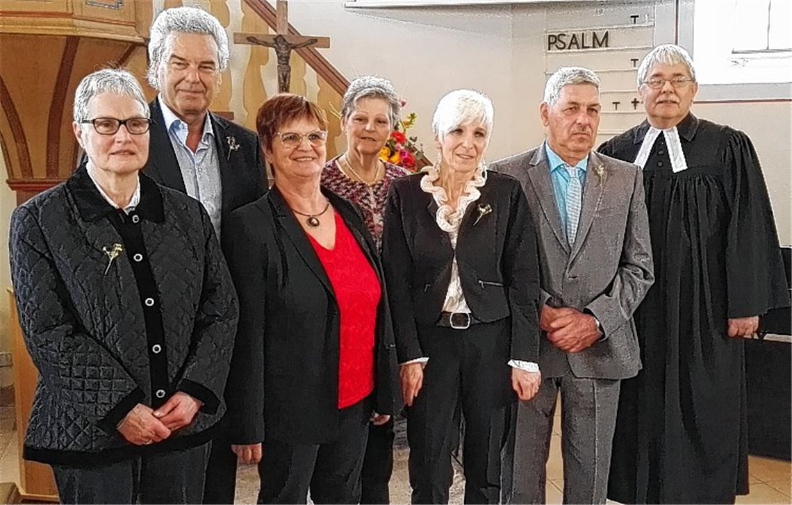 Konfirmanden erneuern ihr Glaubensbekenntnis