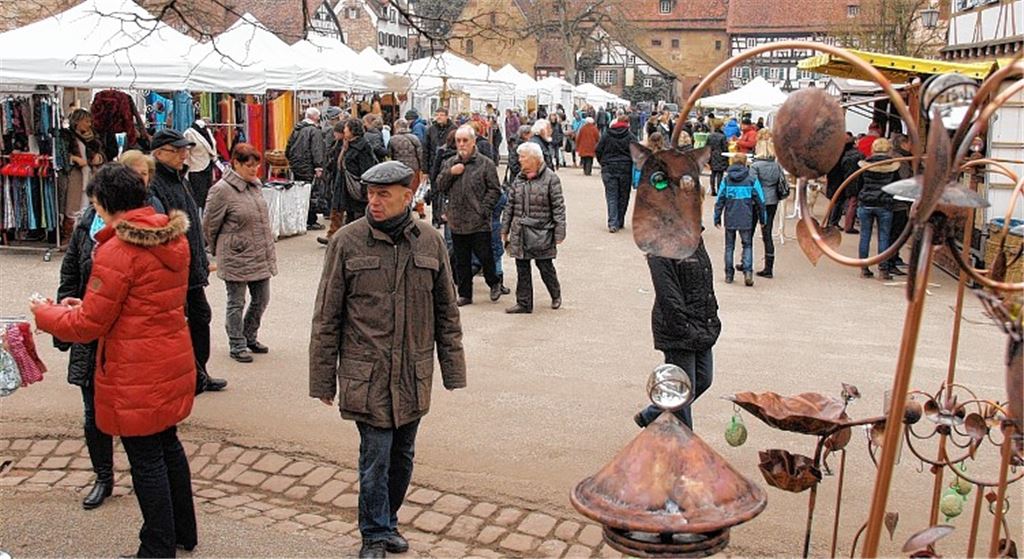 Groß ist das Angebot auch in diesem Jahr beim Markt „Lebendiges Kunsthandwerk“ im Maulbronner Klosterhof und im ehemaligen Fruchtkasten des Klosters.
