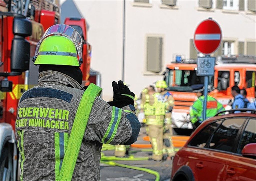 Wehr löscht Brand im Pizza-Service