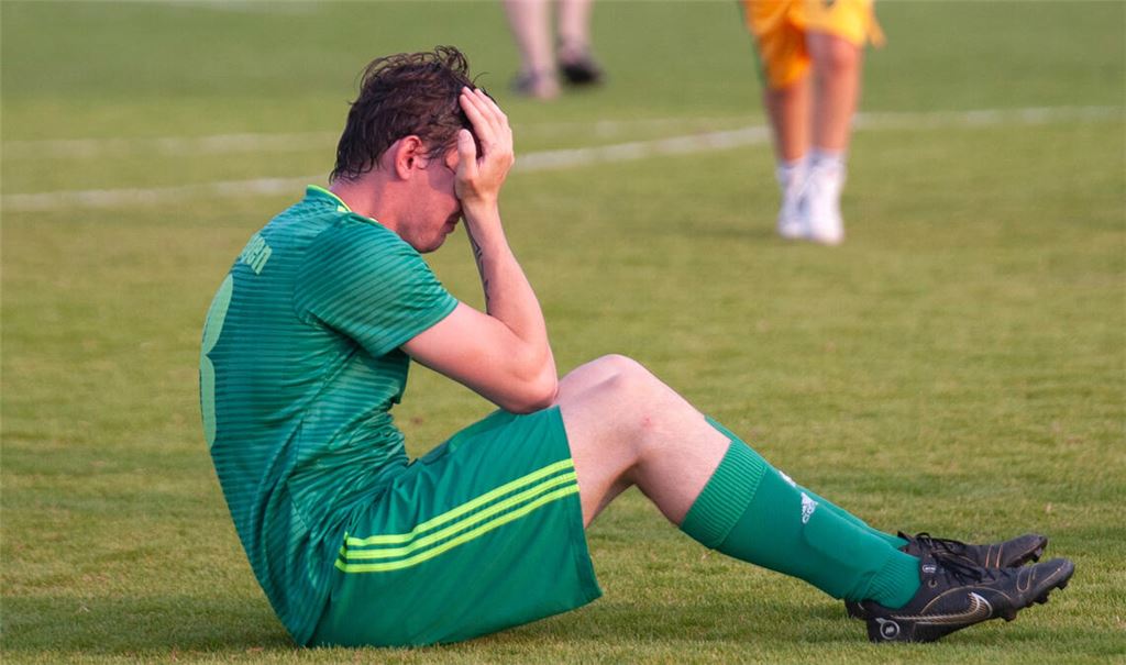 Große Enttäuschung nach der Niederlage im Relegationsspiel.