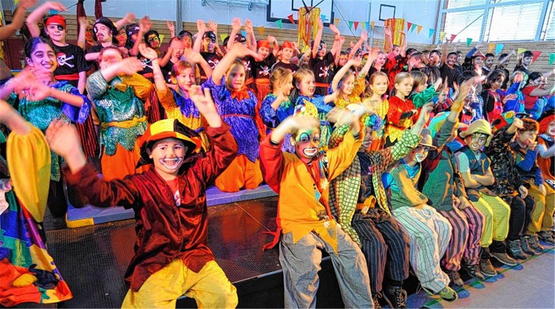 Große Freude bereitet den UvD-Schülern die Premiere ihres Zirkus „Dürrmenzini“. Foto: Fotomoment