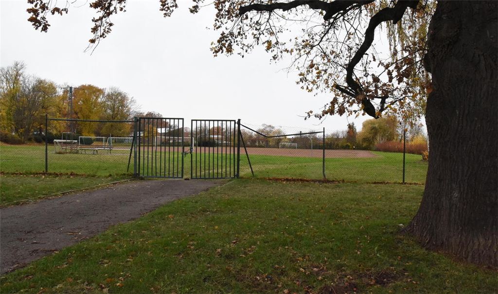 Große Pläne für die künftige Bildungslandschaft: Auf dem Grundstück des ehemaligen Franzosensportplatzes am Strietweg auf dem Buckenberg soll ein gemeinsamer Schulkomplex der Stadt Pforzheim und des Enzkreises entstehen. Foto: Bott