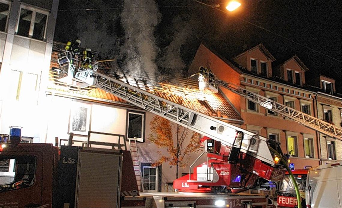 Feuer-Inferno kostet vier Menschenleben Feuer-Inferno kostet vier Menschenleben