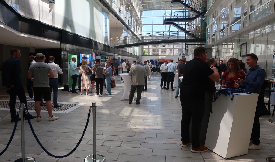 Großer Andrang herrscht beim Gründertag im Volksbankhaus in Pforzheim. Foto: Warzecha