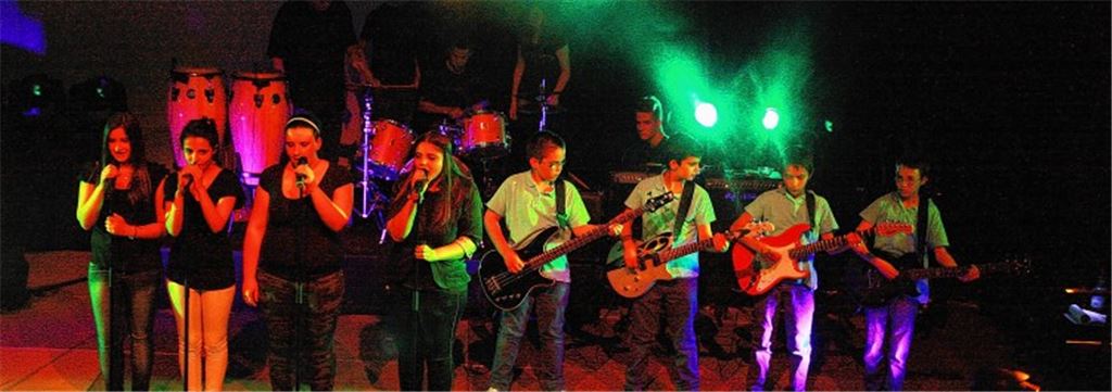 Großer Auftritt für die Schüler der Uhlandschule: Die Nachwuchsmusiker aus den Klassenstufen sechs und sieben rocken beim Abschlusskonzert das Kulturhaus Osterfeld.