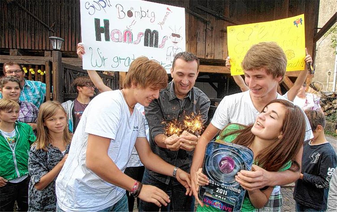 Großer Bahnhof: Die HansMs Hannes (li.), Marie und Michael werden in Iptingen gefeiert. 