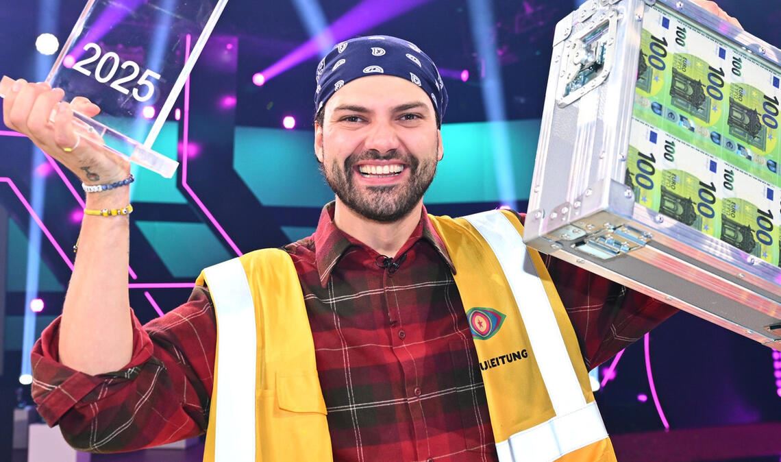 Großer Jubel am Montagabend: Jimi Blue Ochsenknecht nimmt bei "Promi Big Brother" 2025 den Sieg und 100.000 Euro mit nach Hause.