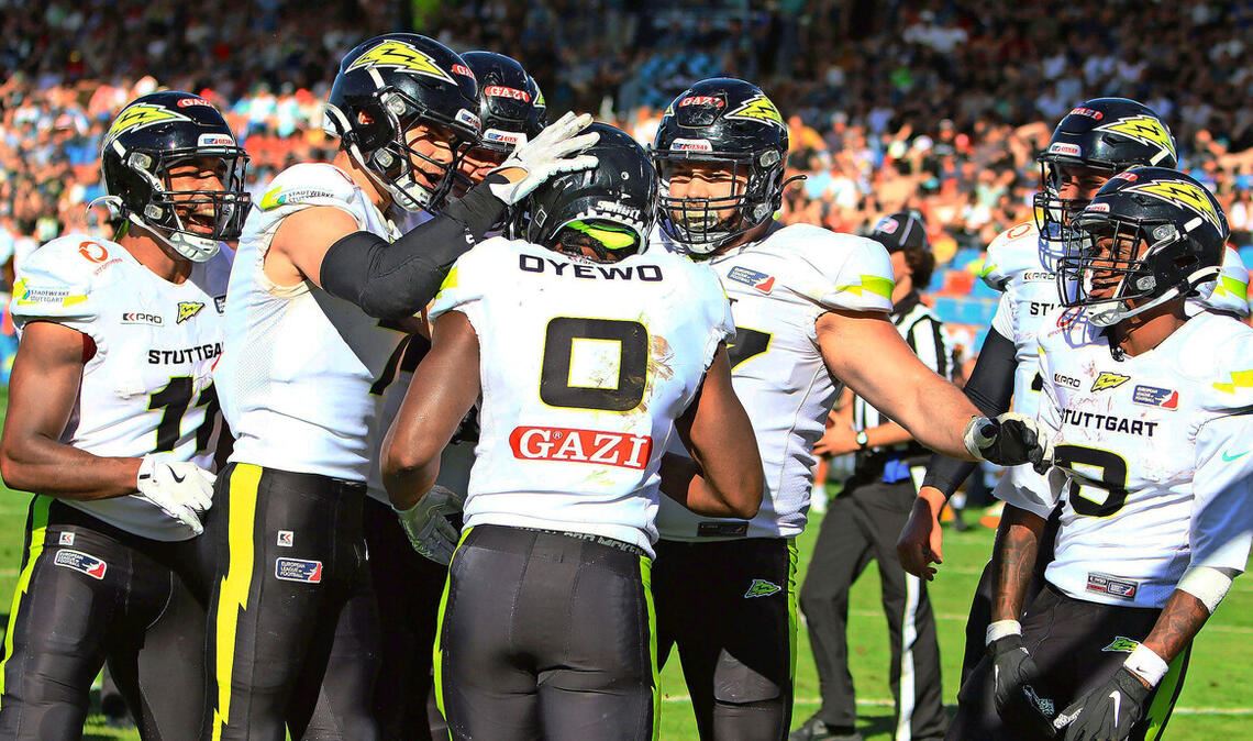 Vertrauen in die eigene Stärke Großer Jubel bei den Footballern von Stuttgart Surge nach dem Sieg im Halbfinale über die Munich Ravens.