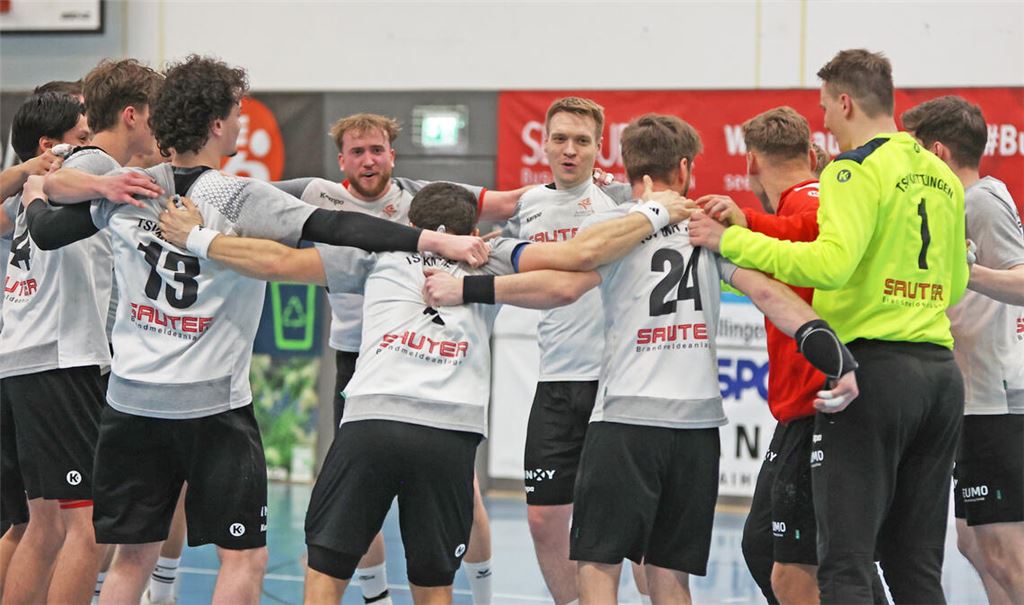 Großer Jubel bei den Knittlinger Handballern. Das Jahr 2026 ist bislang vom Erfolg geprägt. Fotos: Müller