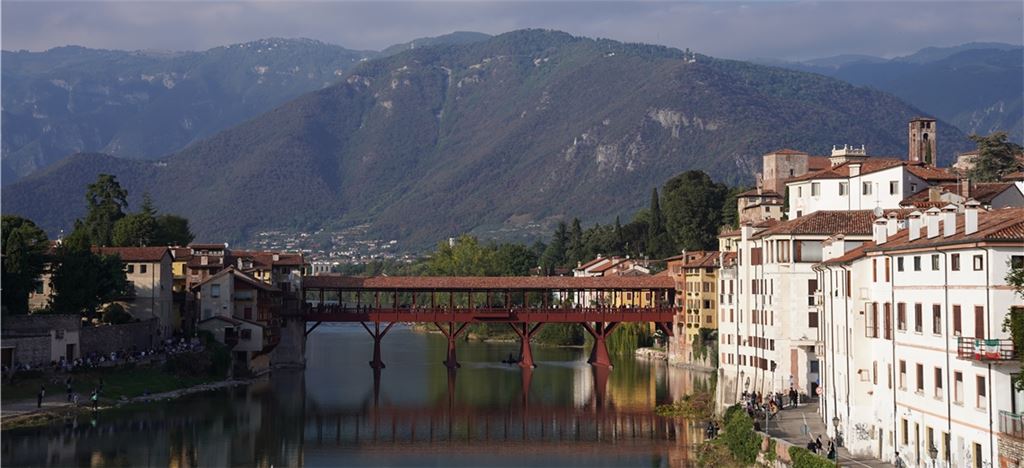 Großer Tag für Mühlackers Partnerstadt Bassano del Grappa: Die sanierte „Ponte Vecchio“ wird offiziell eingeweiht. Foto: Recken