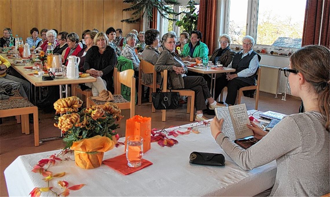 Großes Interesse: Jasmin P. Meranius liest aus ihrem Buch „Wachkoma“.