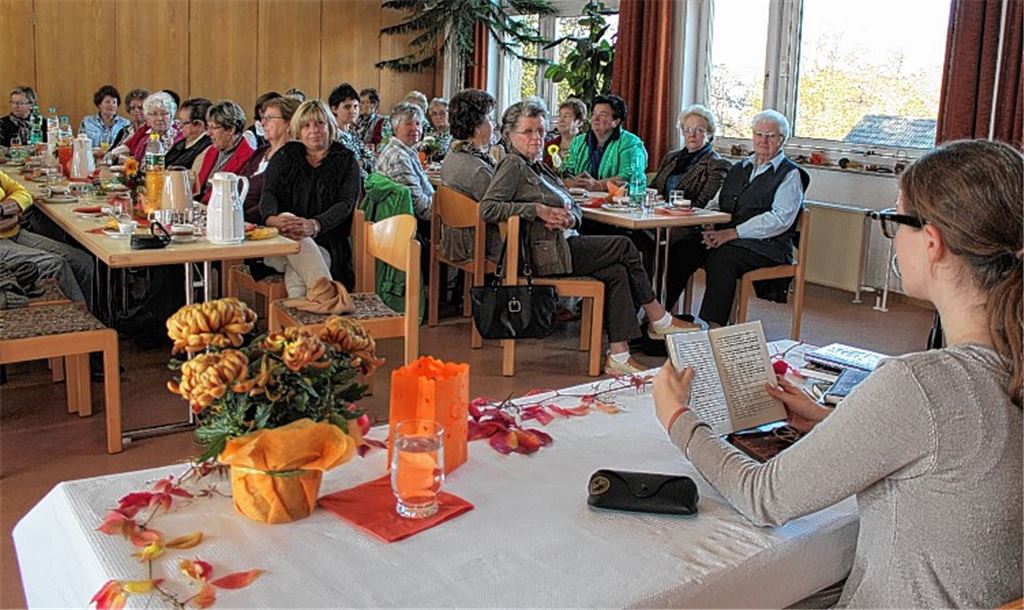 Großes Interesse: Jasmin P. Meranius liest aus ihrem Buch „Wachkoma“.