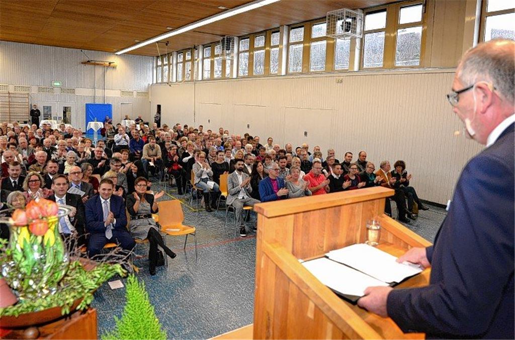 Rathauschef beklagt Angriffe wegen Suez