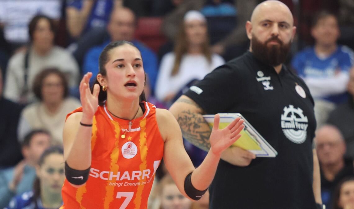 Großes Spiel: Libera Fabiana Mottis, Trainer Konstantin Bitter.