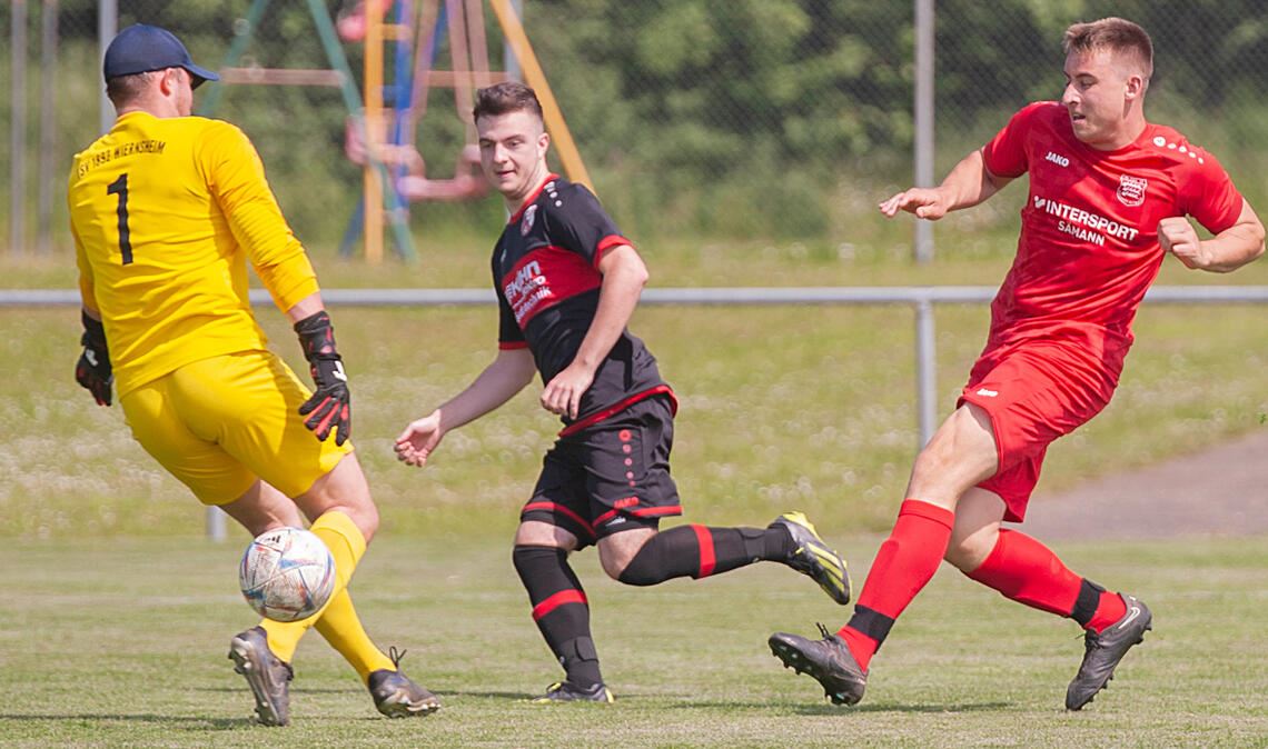 Großglattbach (in Rot) lässt Wiernsheim nicht den Hauch einer Chance. Foto: Fotomoment