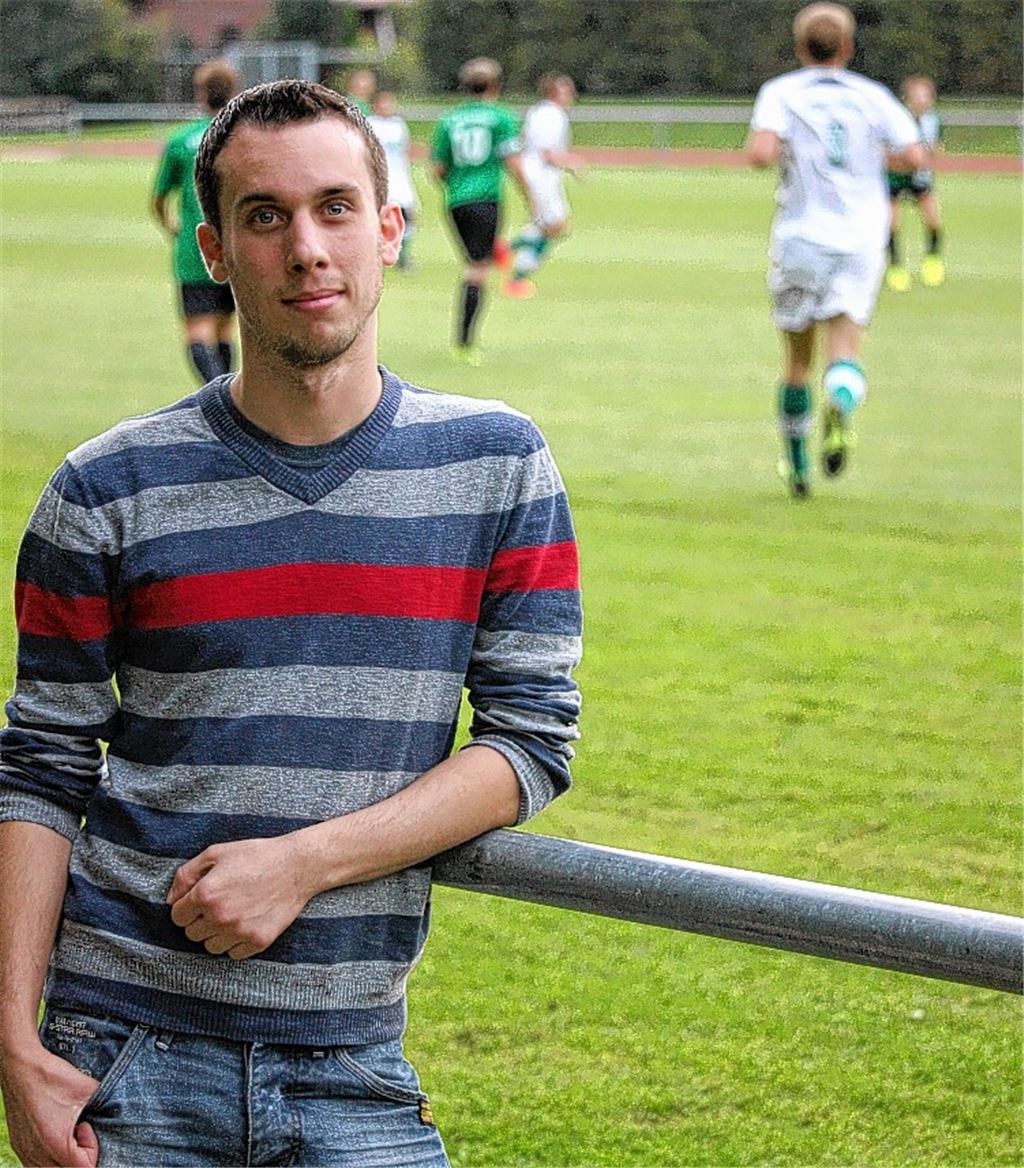 Groundhopper Alexander Kölmel stattet der SpVgg Zaisersweiher im Rahmen seines ausgefallenen Hobbys einen Besuch ab. 