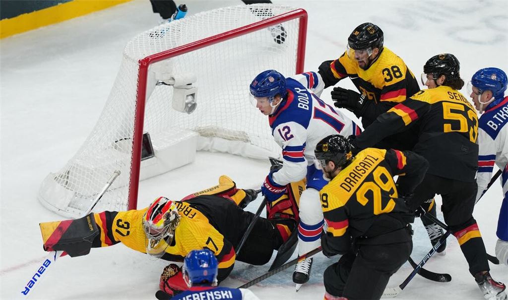 Grubauer-Vertreter Maximilian Franzreb konnte die Niederlage auch nicht verhindern