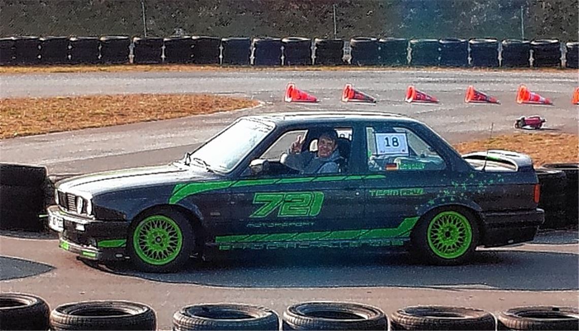 Grüne Streifen und grüne Felgen machen aus dem mehr als 20 Jahre alten BMW von Ralf Kessler einen echten Hingucker.