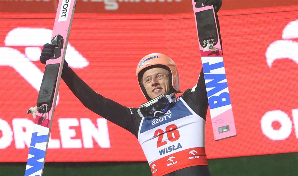 Grund zu freuen: Dawid Kubacki aus Polen reagiert auf seinen Gewinn.