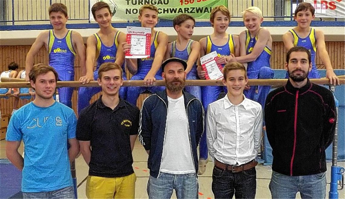 Grund zur Freude: die Nachwuchsturner des TV Mühlacker mit ihrem Betreuerteam beim Regionalfinale.