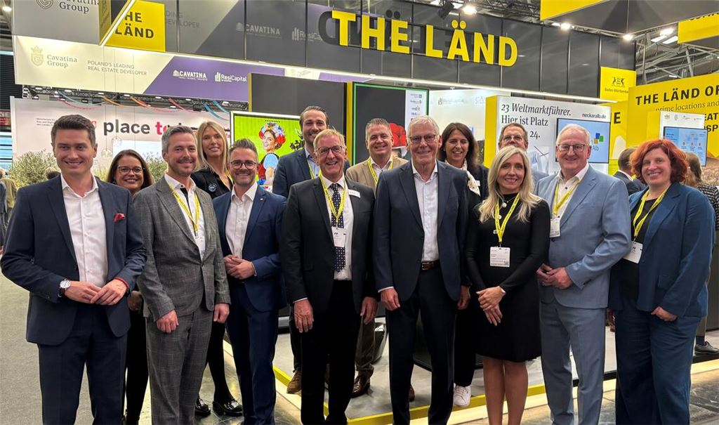 Gruppenbild am Nordschwarzwald-Stand auf der Messe „Expo Real“. Fotos: WFG