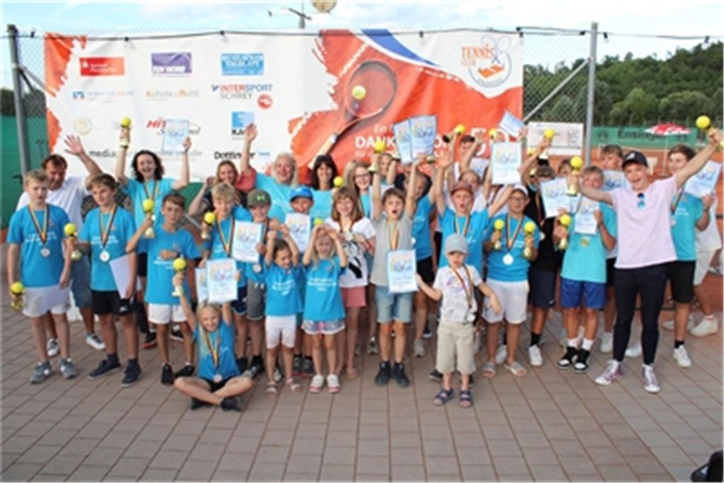 Gruppenfoto bei den Stadtjugendmeisterschaften. Fotos: privat, Fotomoment