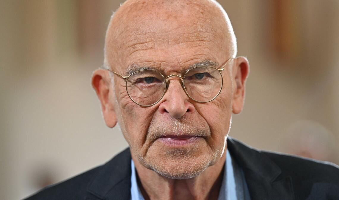 Günter Wallraff fragt sich, wie künftig zwischen Besuchern unterschieden werden soll, die als Touristen oder zum Beten in den Dom kommen. (Archivbild)