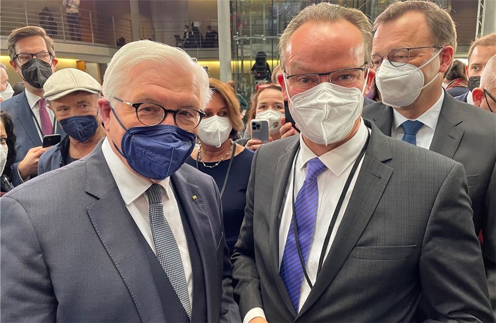 Gunther Krichbaum gratuliert Frank-Walter Steinmeier zur Wiederwahl.Foto: privat