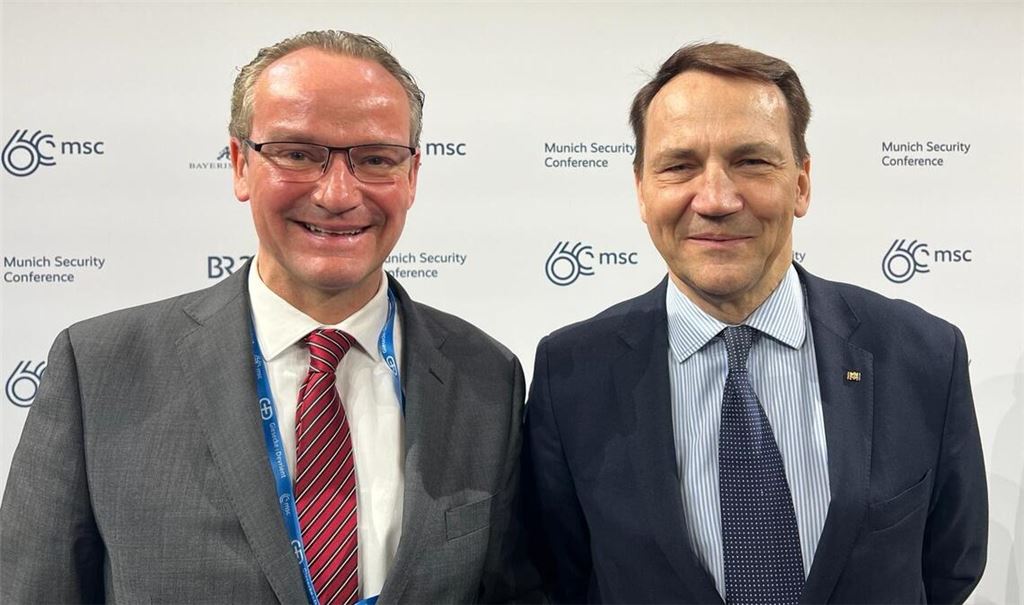 Gunther Krichbaum (li.) mit dem polnischen Außenminister Sikorski. Foto: privat