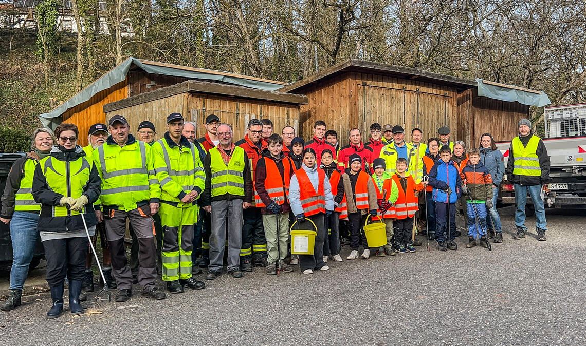Gut ausgestattet, machen sich die Helferinnen und Helfer auf den Weg. Foto: privat