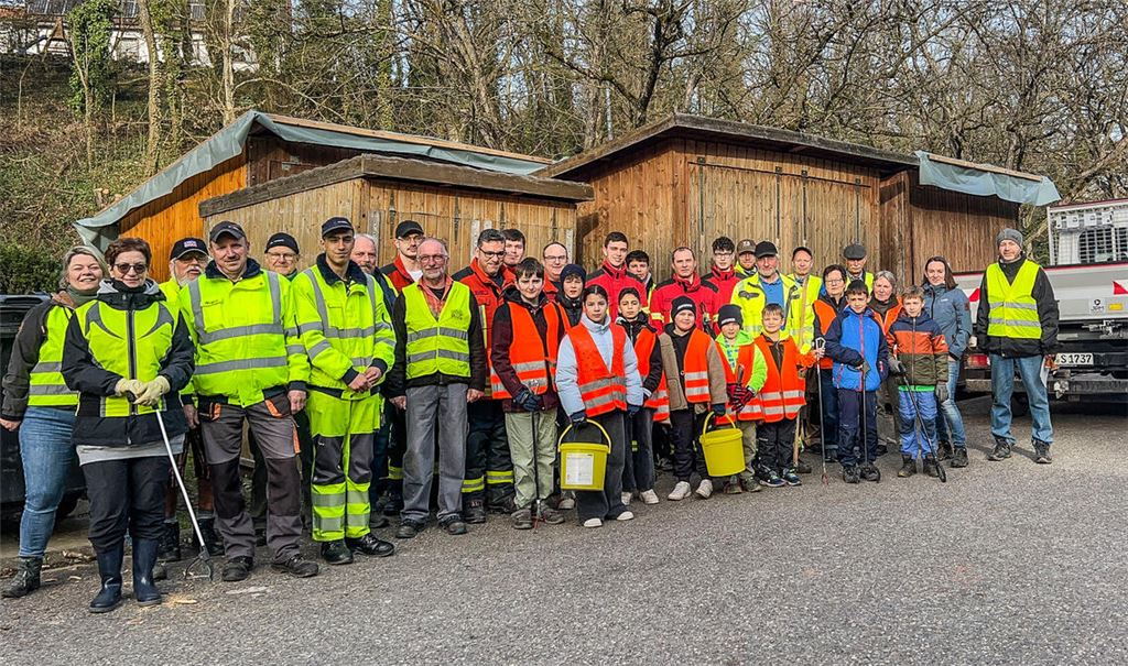 Gut ausgestattet, machen sich die Helferinnen und Helfer auf den Weg. Foto: privat