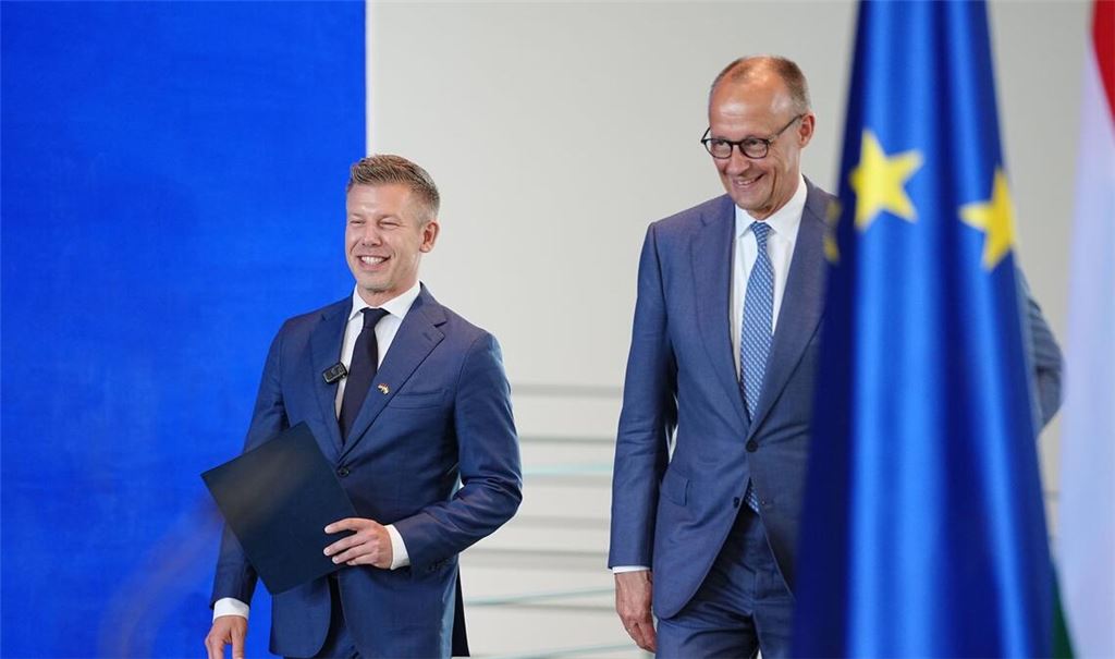 Gut gelaunt im Kanzleramt: Magyar und Merz.