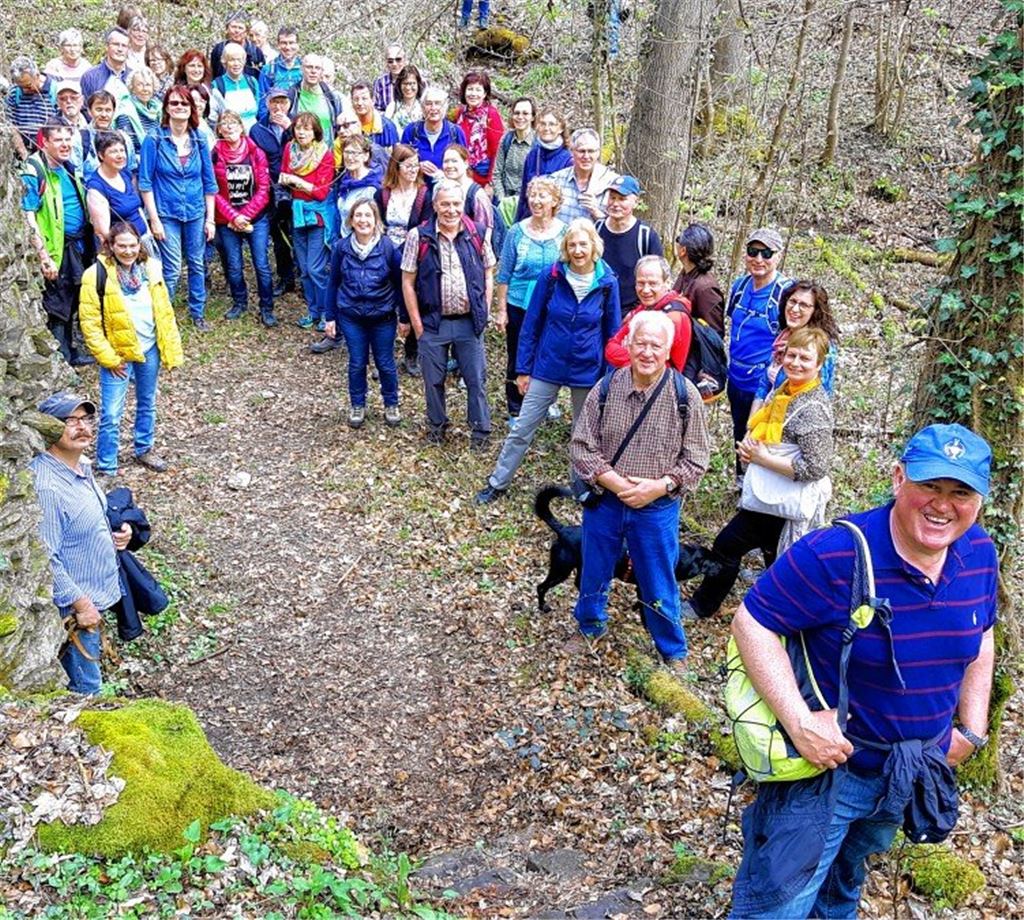 73 Wanderfreunde genießen Historie und tolle Ausblicke