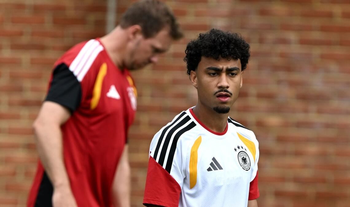 Gute Nachricht für den Bundestrainer (l): Nathaniel Brown ist beim Abschlusstraining dabei.