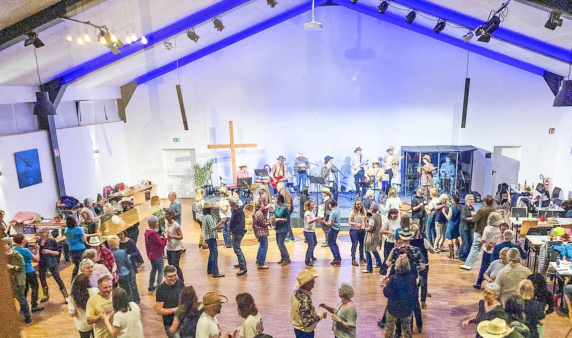 Gute Stimmung in der Kirche am Bahnhof. Foto: Kirche am Bahnhof – FeG Mühlacker