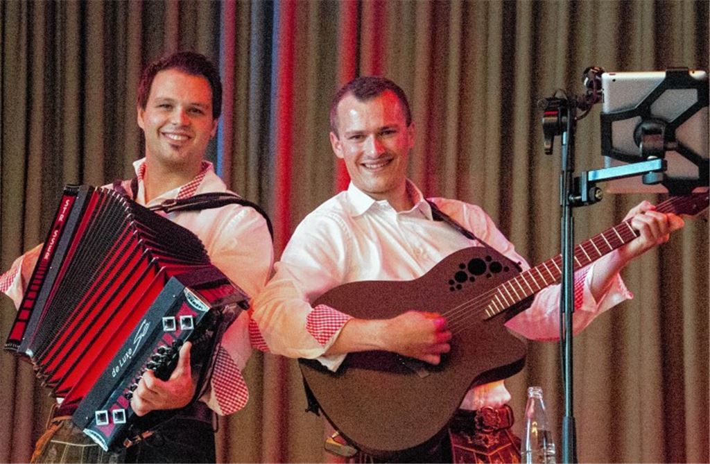 Gute Unterhaltung: das „Stadl-Duo“ ...