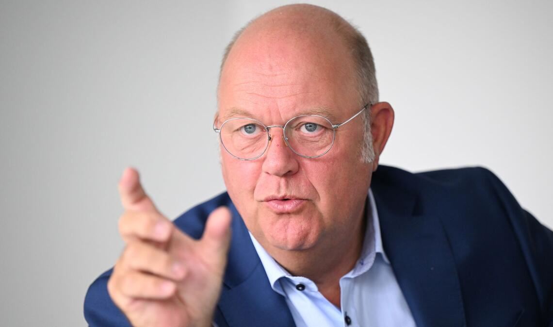 HDE-Präsident von Preen: Für 2025 rechnet der Verband inflationsbedingt lediglich mit einem Umsatz-Plus von 0,5 Prozent. (Archivbild)