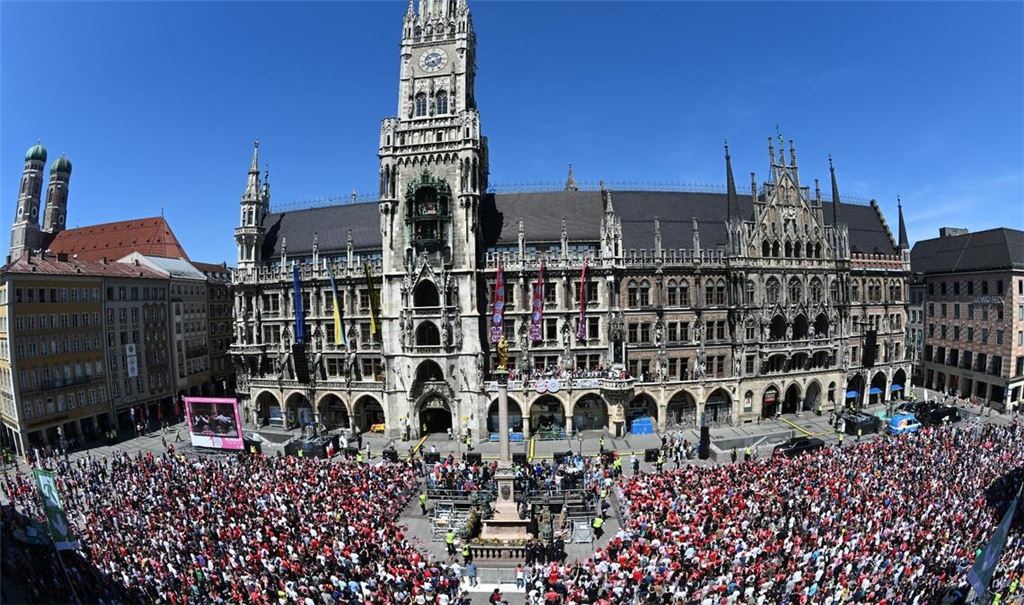 Haben die Fans des FC Bayern München nach dem Bundesliga-Finale noch etwas zu feiern auf dem Marienplatz?