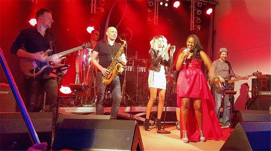 Sekt, Soul und sexy Outfits