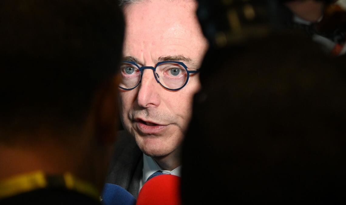 Hält das von der Kommission geplante Vorgehen für grundsätzlich falsch: der belgische Premierminister Bart De Wever. (Archivbild)