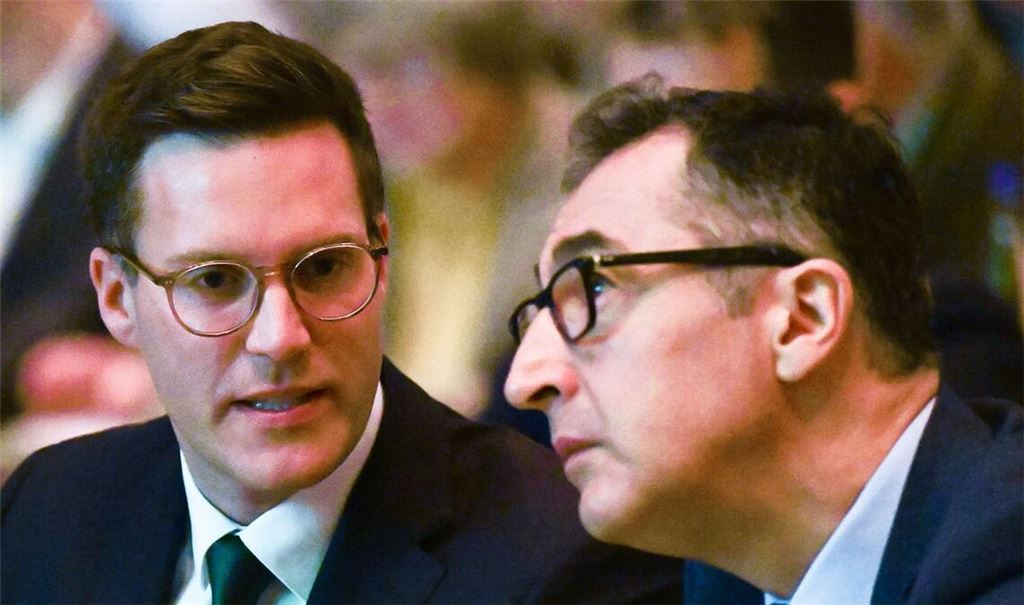 Hagel sieht „aggressive Angriffe“ Özdemirs.