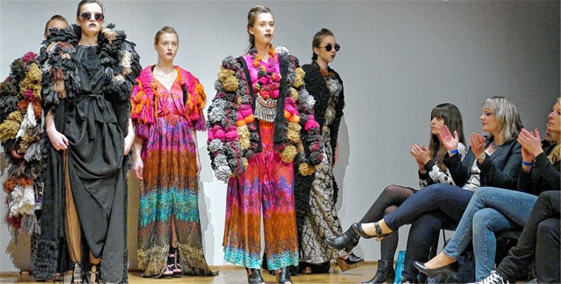 Mit Farbenrausch ins pralle Leben